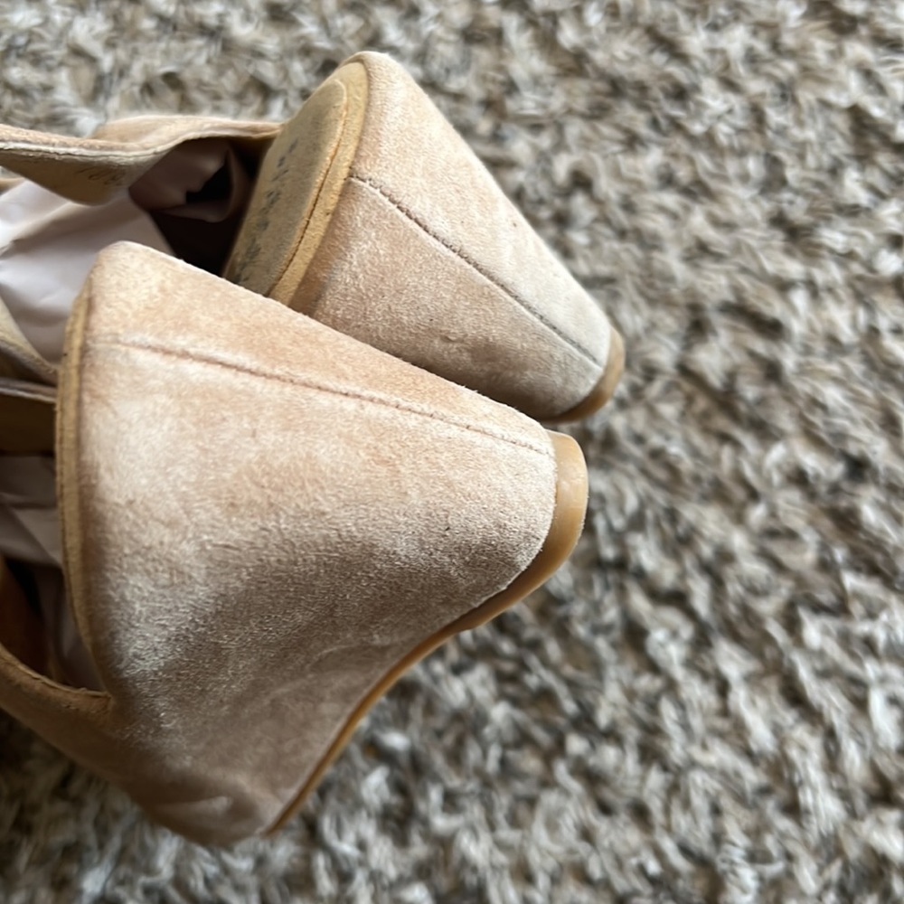 STUART WEITZMAN
Suede Wedge Sandals Size 9 - Picture 6 of 15